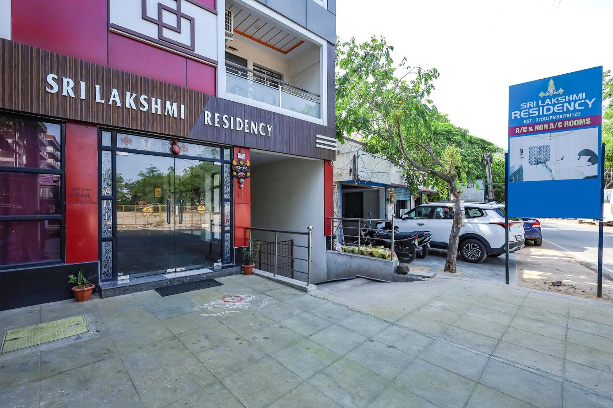 Отель Capital O Lakshmi Residency Тирупати Экстерьер фото