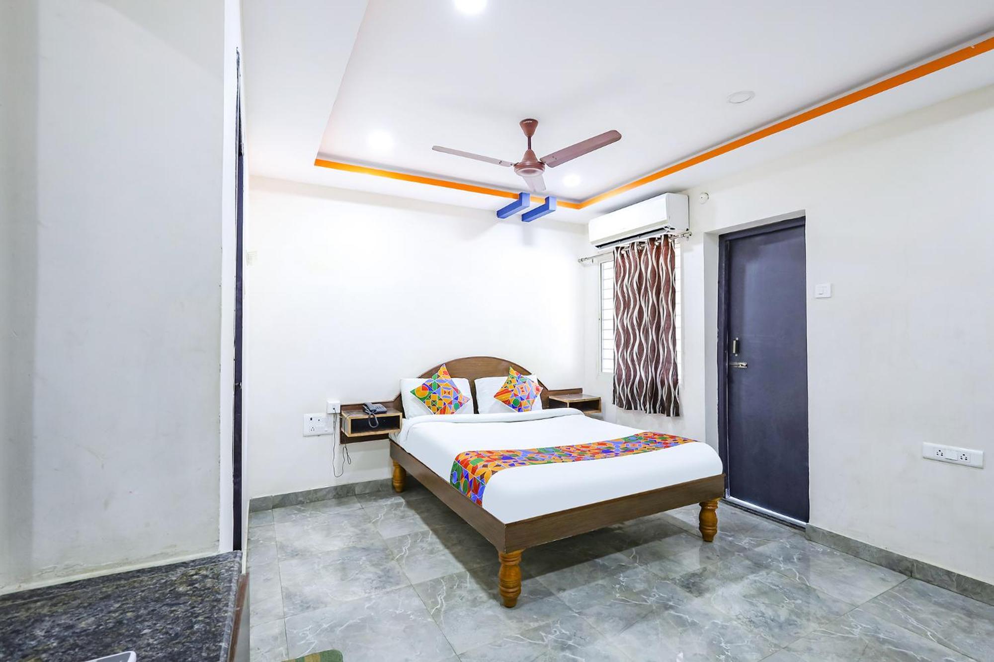 Отель Capital O Lakshmi Residency Тирупати Экстерьер фото