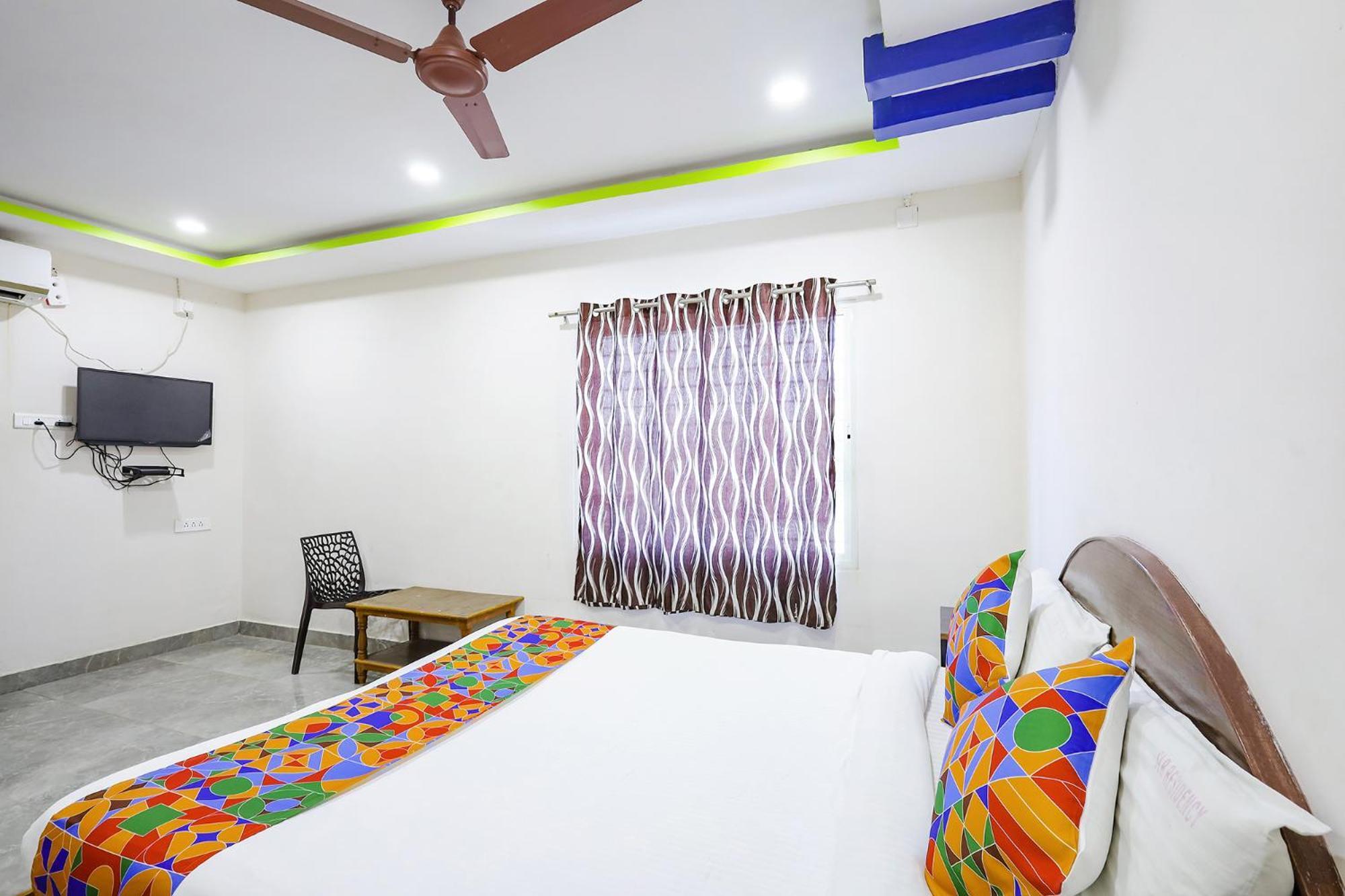 Отель Capital O Lakshmi Residency Тирупати Экстерьер фото
