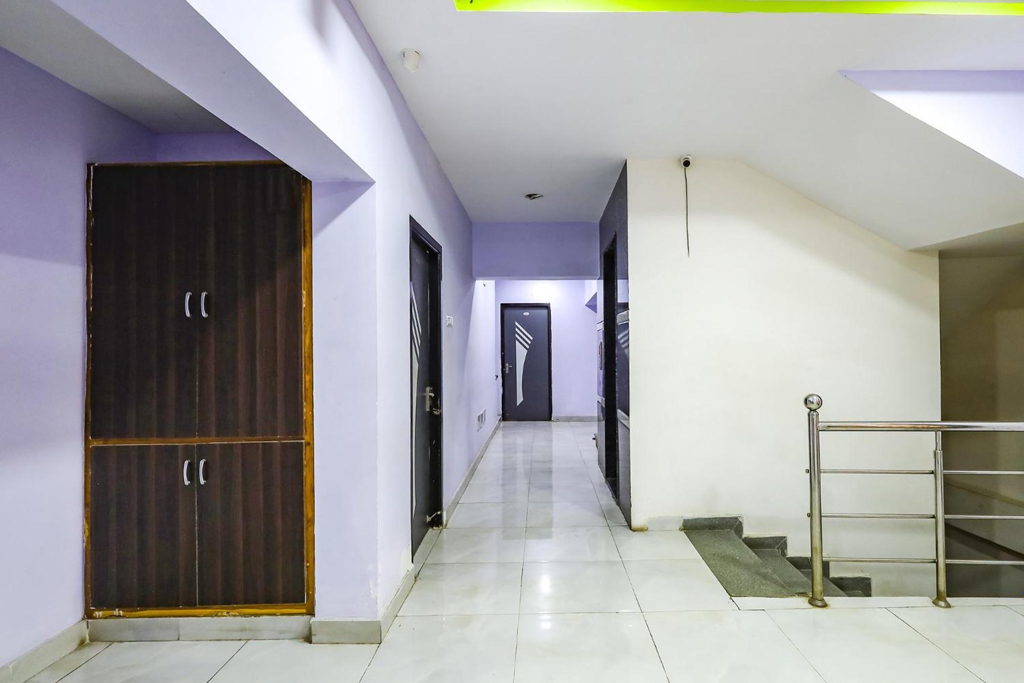 Отель Capital O Lakshmi Residency Тирупати Экстерьер фото