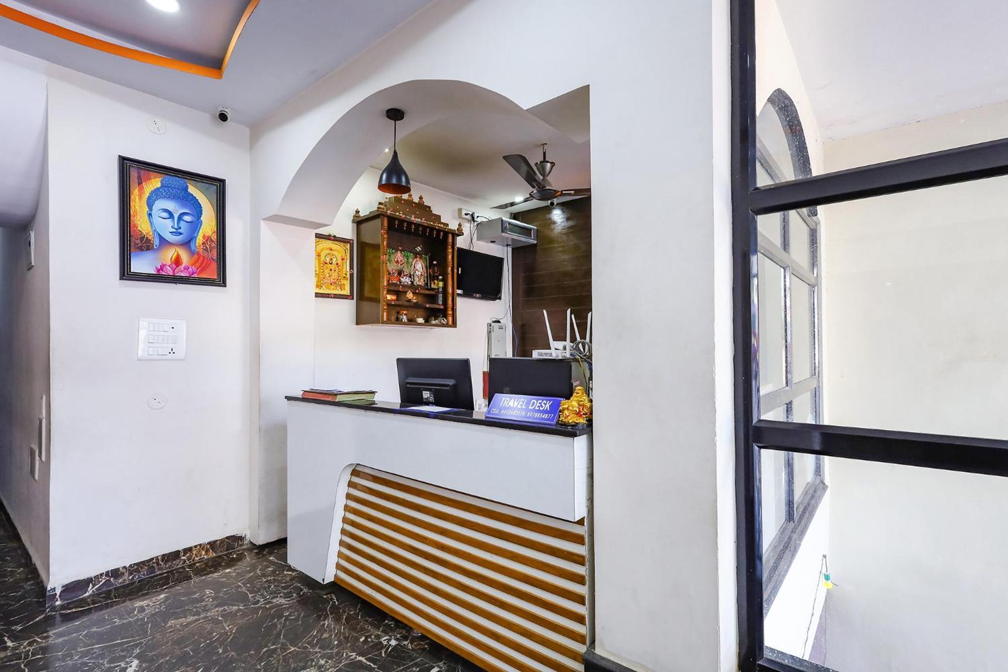 Отель Capital O Lakshmi Residency Тирупати Экстерьер фото