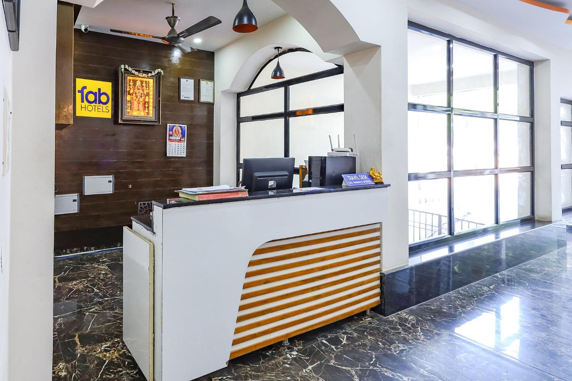 Отель Capital O Lakshmi Residency Тирупати Экстерьер фото