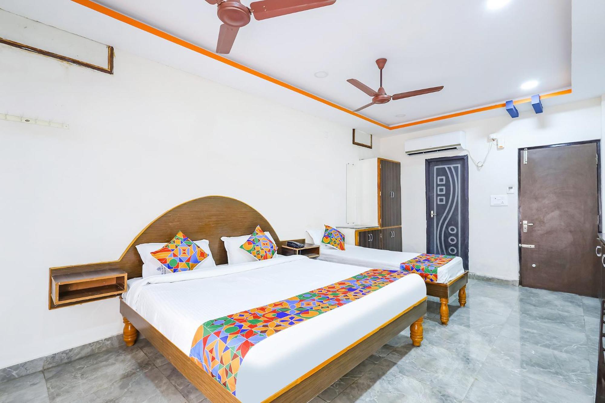 Отель Capital O Lakshmi Residency Тирупати Экстерьер фото