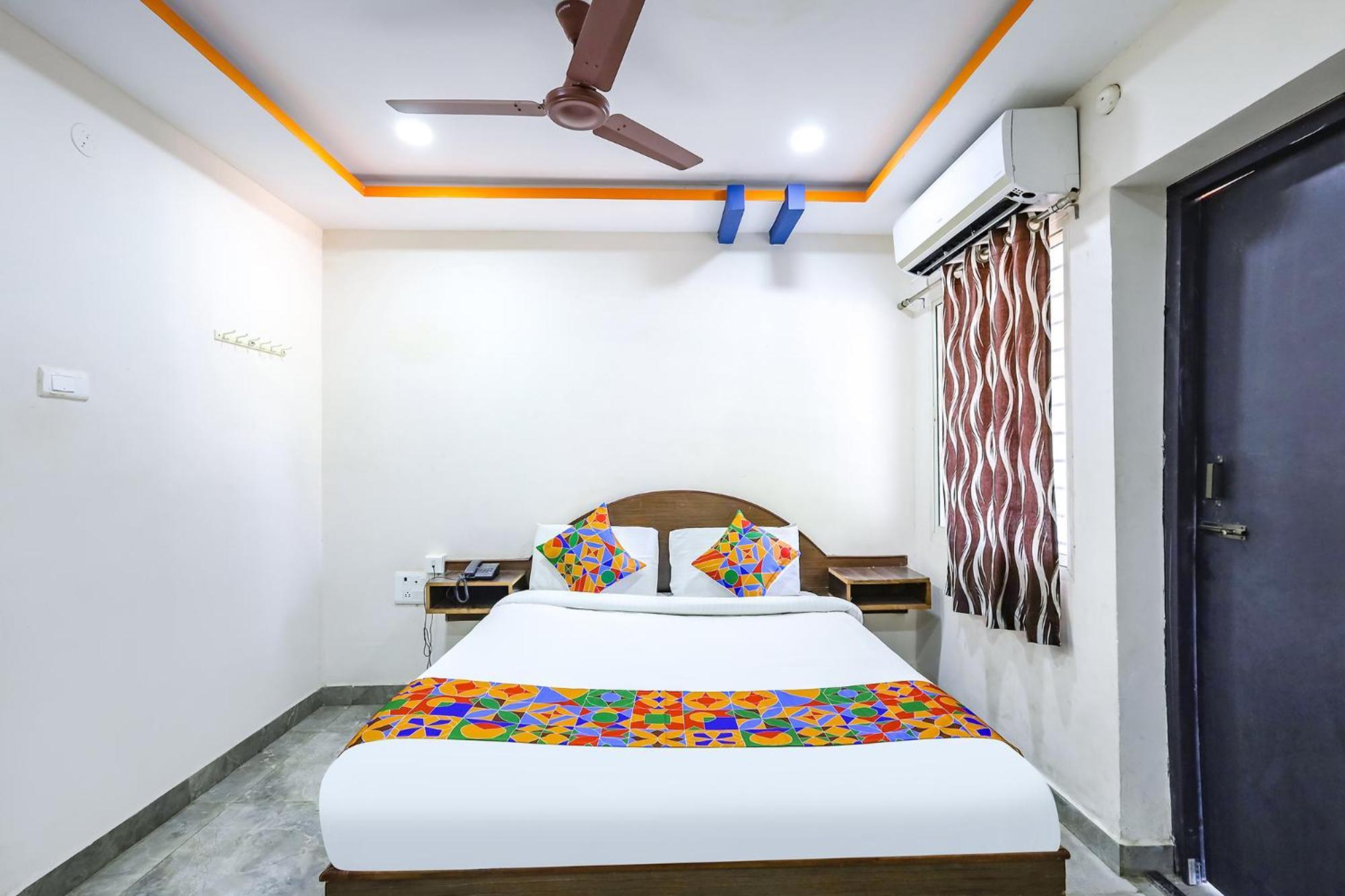 Отель Capital O Lakshmi Residency Тирупати Экстерьер фото
