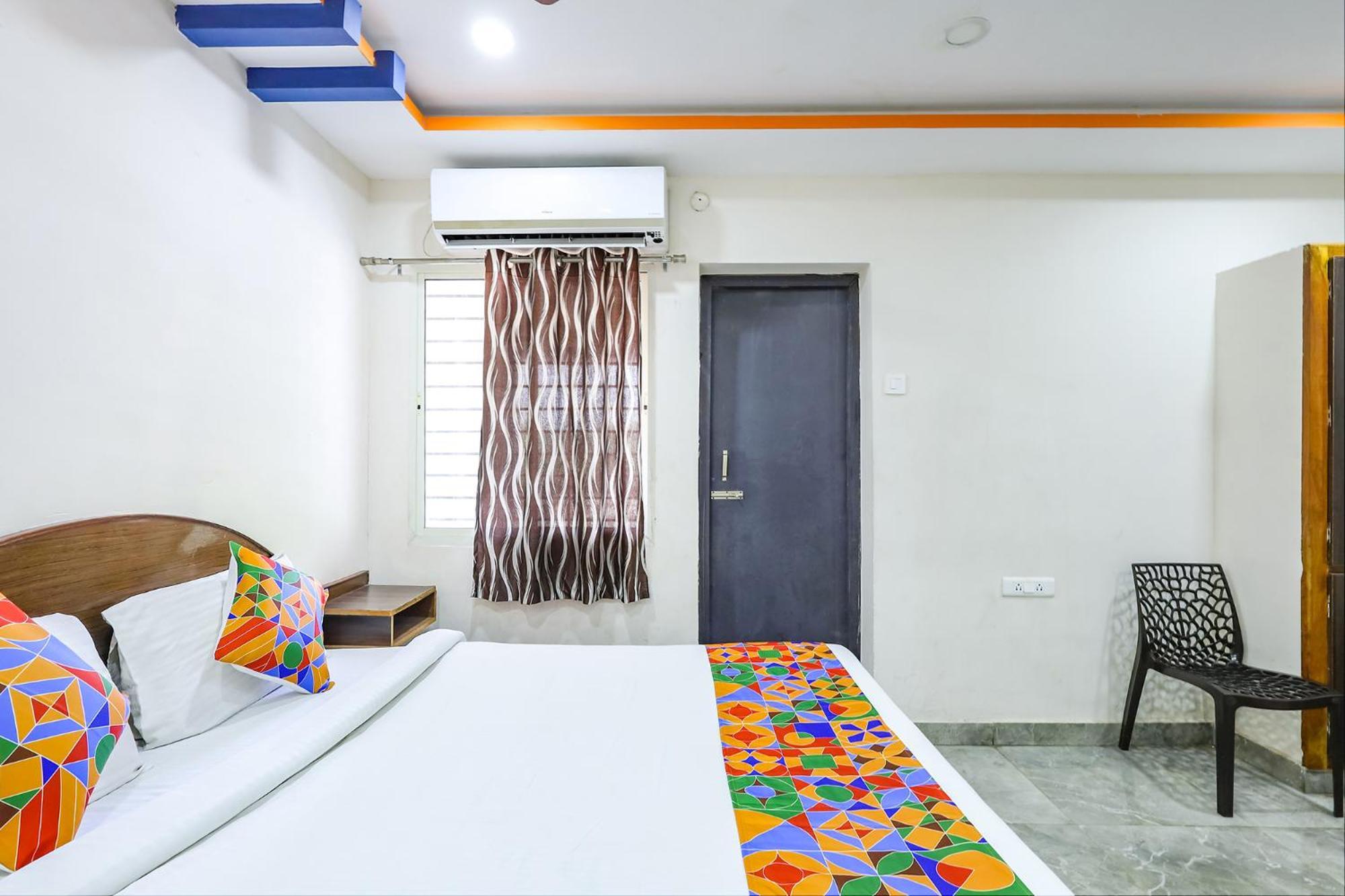Отель Capital O Lakshmi Residency Тирупати Экстерьер фото