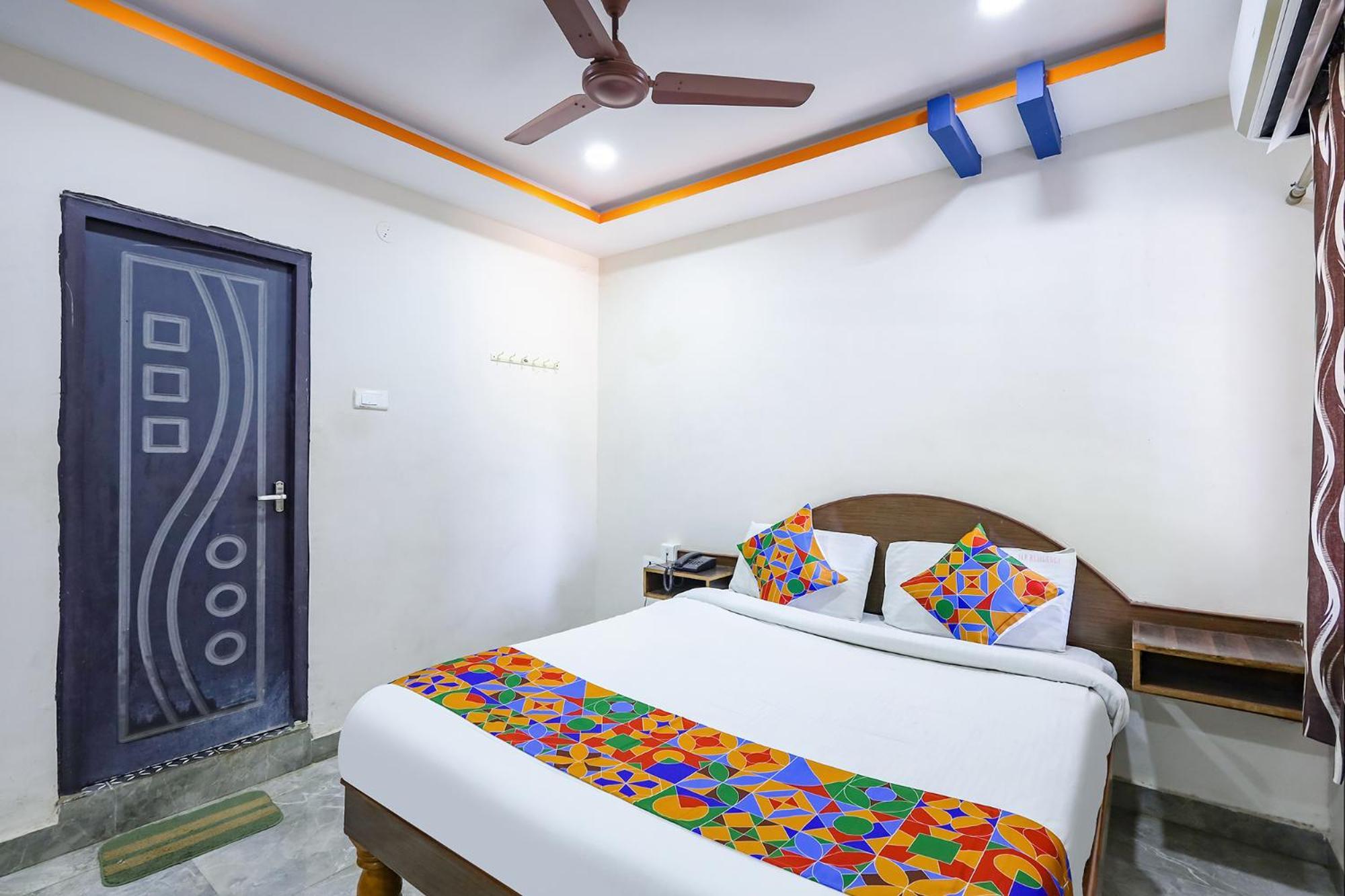 Отель Capital O Lakshmi Residency Тирупати Экстерьер фото